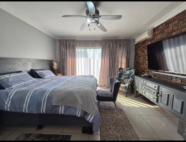3 BEDROOM HOUSE FOR SALE IN FALCON RIDGE
